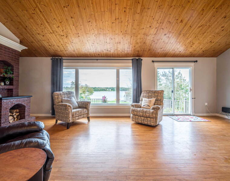 1724 Crowell Road, East Lawrencetown, Nova Scotia B2Z 1N7 Canada