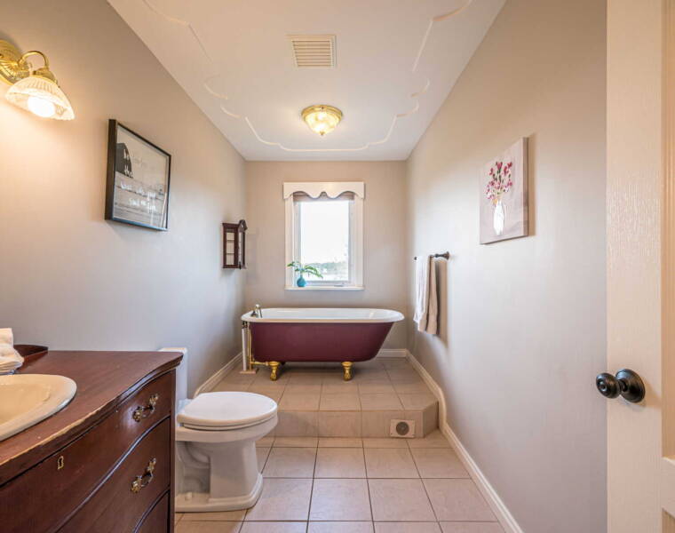 1724 Crowell Road, East Lawrencetown, Nova Scotia B2Z 1N7 Canada