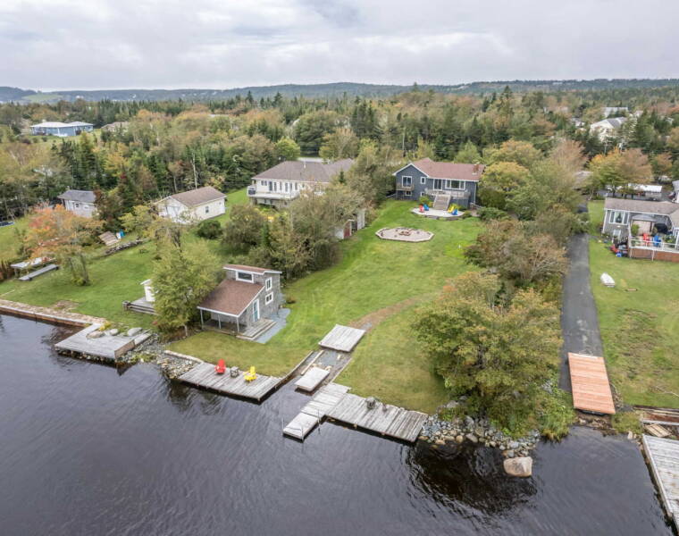 1724 Crowell Road, East Lawrencetown, Nova Scotia B2Z 1N7 Canada