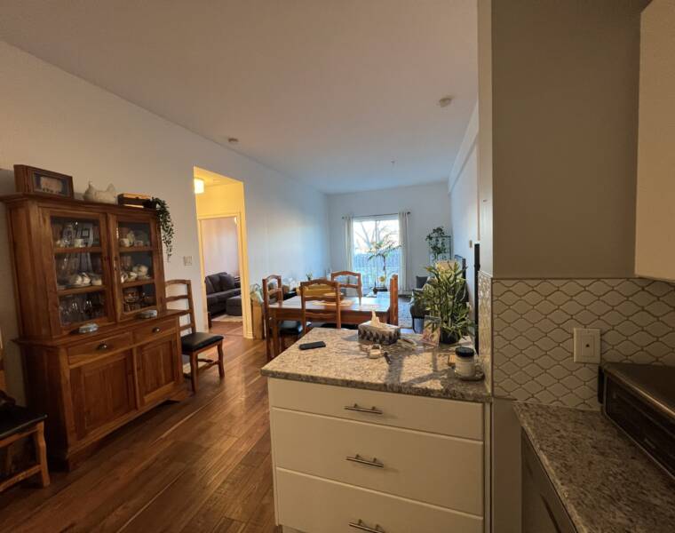 202/108 Ochterloney Street, Dartmouth, Nova Scotia B2Y 1C7 Canada