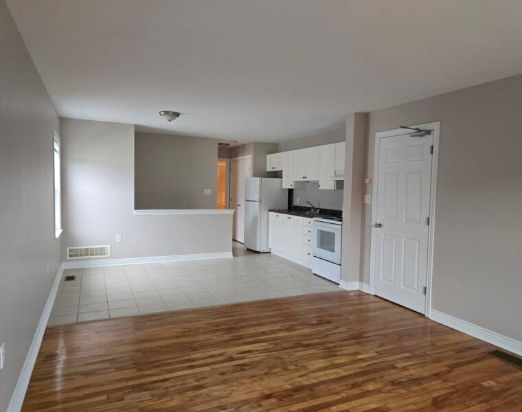 3/108 Albro Lake Road, Dartmouth, Nova Scotia B3A 3Y9 Canada