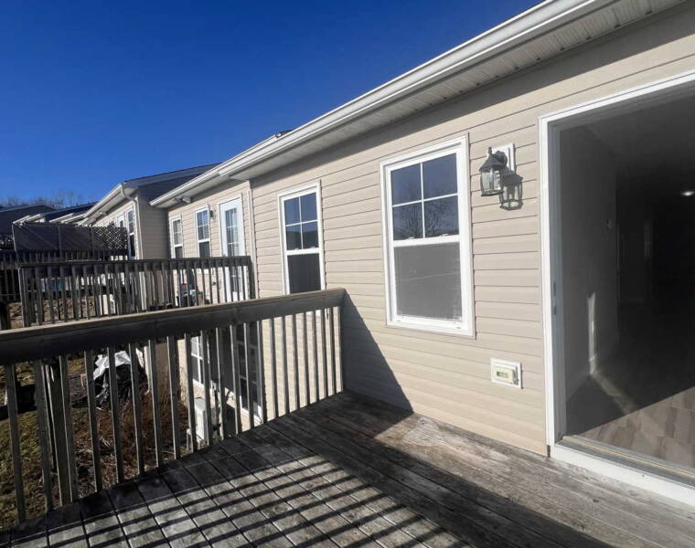 24 Fescue Court, Middle Sackville, Nova Scotia B4E 0L8 Canada