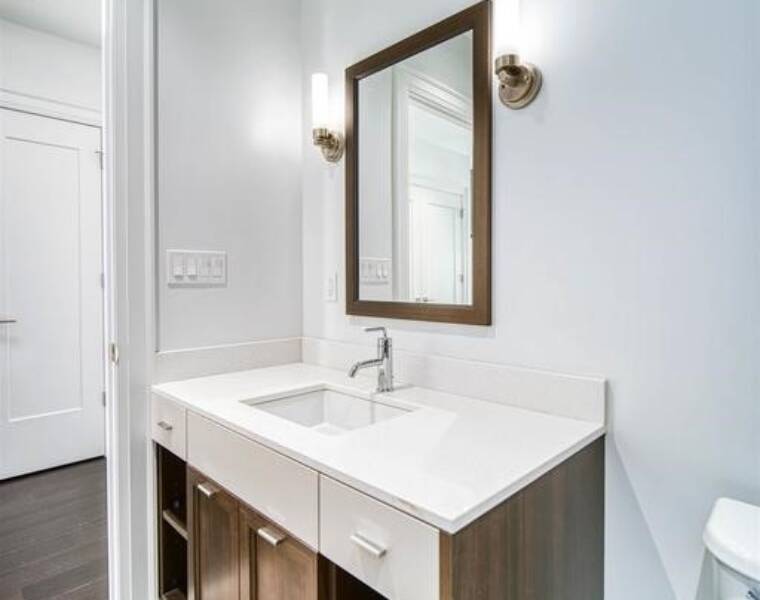 313/25 Alderney Drive, Dartmouth, Nova Scotia B2Y 2N4 Canada