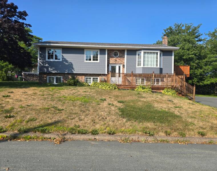 54 Roslyn Drive, Dartmouth, Nova Scotia B2W 5B1 Canada