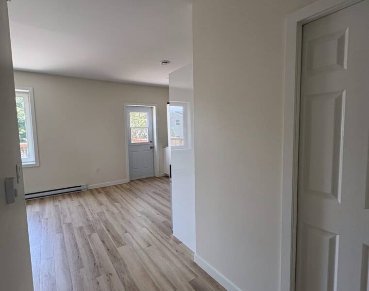 B/19 Elmwood Avenue, Dartmouth, Nova Scotia B3A 3E3 Canada