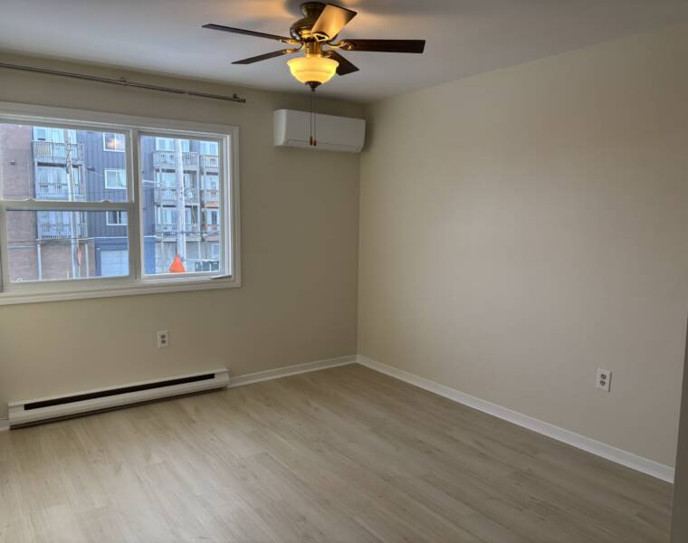 19A Crystal Drive, Dartmouth, Nova Scotia B3A 4L3 Canada