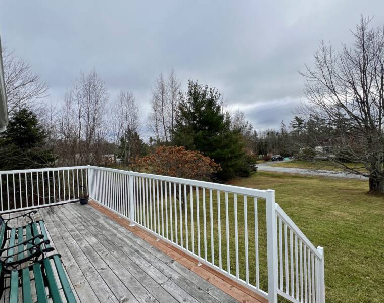 27 Old Horne Settlement Road W, Enfield, Nova Scotia B2T 1A7 Canada