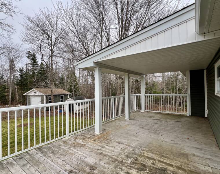 27 Old Horne Settlement Road W, Enfield, Nova Scotia B2T 1A7 Canada