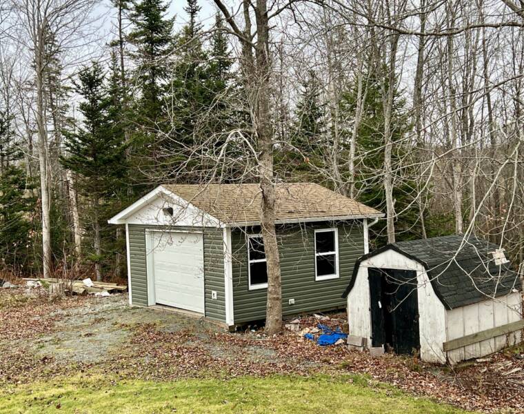 27 Old Horne Settlement Road W, Enfield, Nova Scotia B2T 1A7 Canada