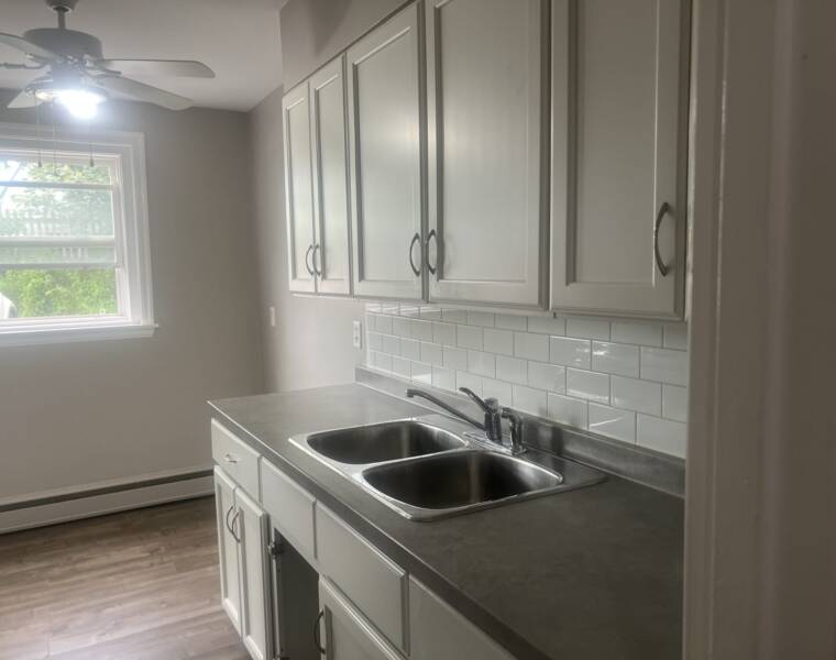 1/10 Mitchell St, Dartmouth, Nova Scotia B3A 3C9 Canada