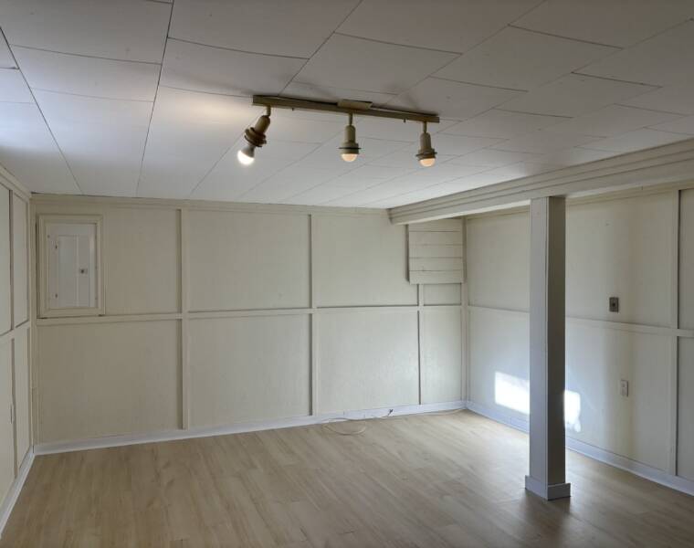 19A Crystal Drive, Dartmouth, Nova Scotia B3A 4L3 Canada