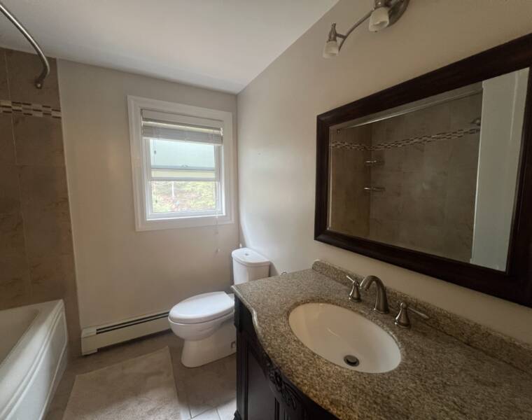 62 Union Street, Bedford, Nova Scotia B4A 2B5 Canada