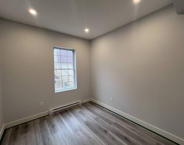 2/12 Flint Street, Halifax, Nova Scotia B3N 2V4 Canada