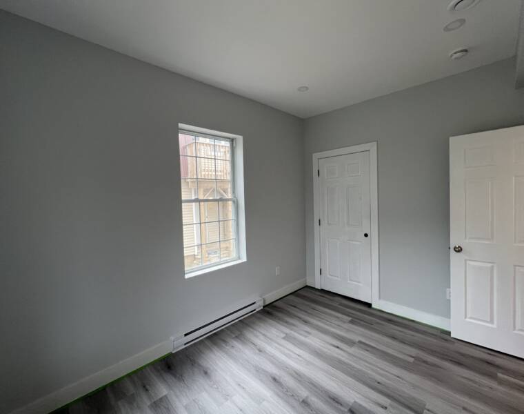 2/12 Flint Street, Halifax, Nova Scotia B3N 2V4 Canada