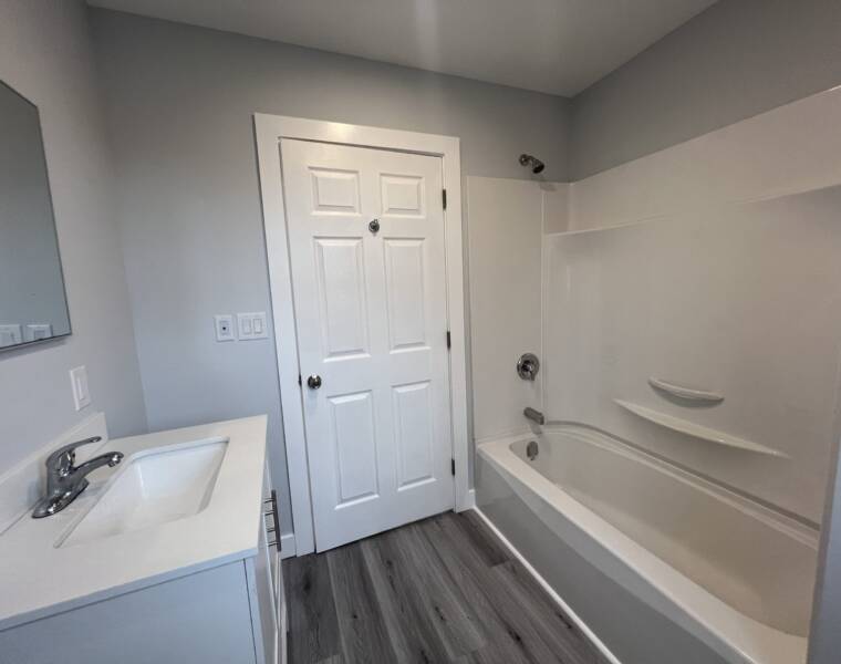 2/12 Flint Street, Halifax, Nova Scotia B3N 2V4 Canada