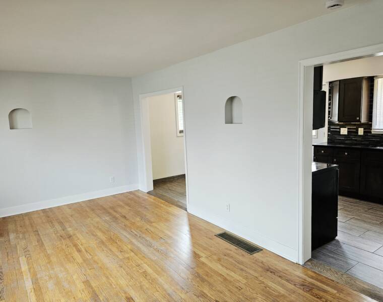 6A Ross Lane, Dartmouth, Nova Scotia B2Y 1Y8 Canada