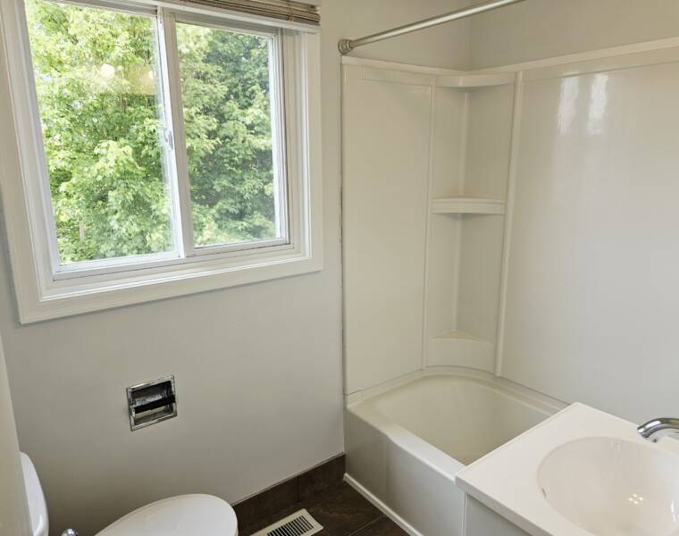 6A Ross Lane, Dartmouth, Nova Scotia B2Y 1Y8 Canada