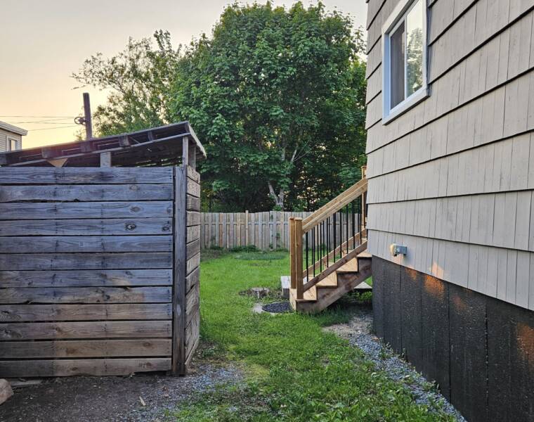 6A Ross Lane, Dartmouth, Nova Scotia B2Y 1Y8 Canada
