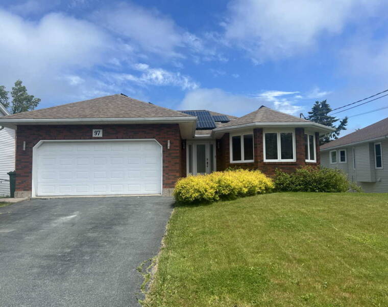 97 Stratford Drive, Dartmouth, Nova Scotia B2V 2R2 Canada