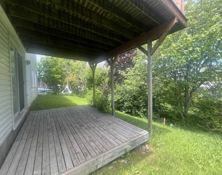 97 Stratford Drive, Dartmouth, Nova Scotia B2V 2R2 Canada