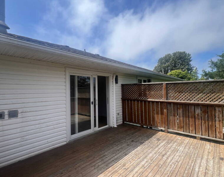 97 Stratford Drive, Dartmouth, Nova Scotia B2V 2R2 Canada