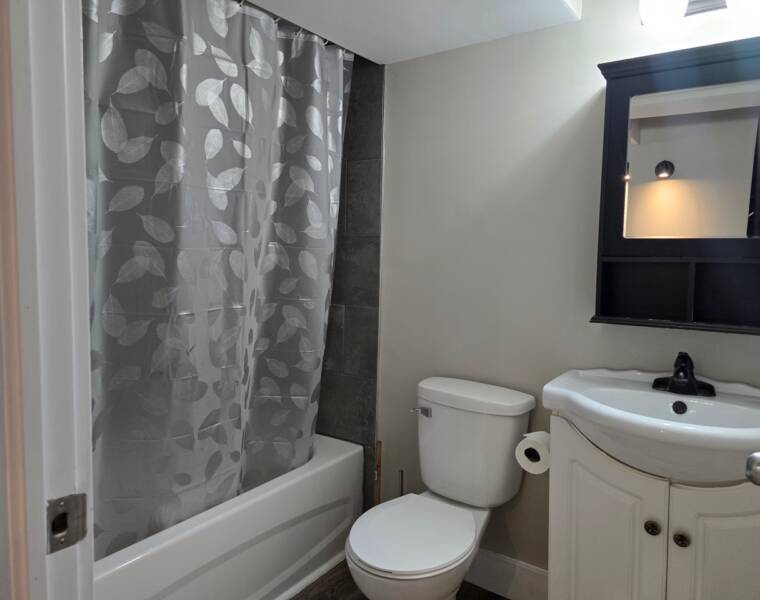 390 Spring Avenue, Dartmouth, Nova Scotia b2w 1z1 canada