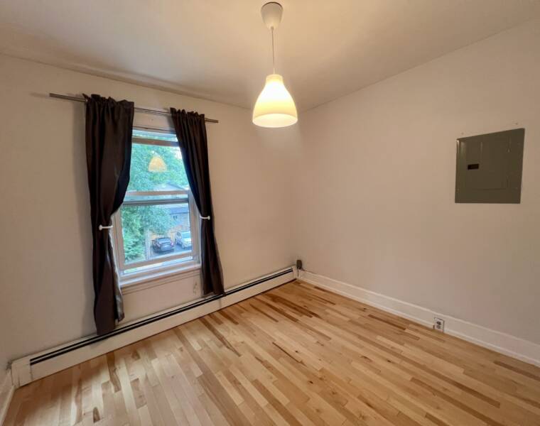 6255 Allan Street, Halifax, Nova Scotia B3L 1G8 Canada