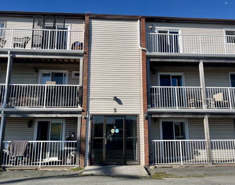 13/5 Rose Way, Dartmouth, Nova Scotia B2Y 4L9 Canada