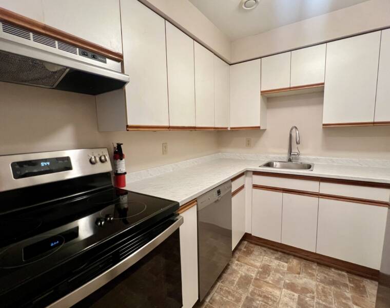 13/5 Rose Way, Dartmouth, Nova Scotia B2Y 4L9 Canada