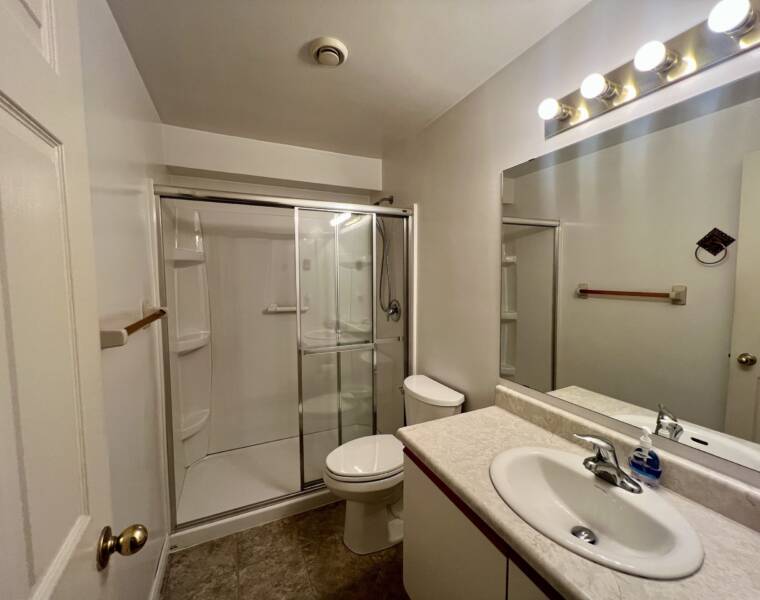 13/5 Rose Way, Dartmouth, Nova Scotia B2Y 4L9 Canada