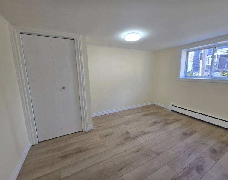 3/335 Portland Street, Dartmouth, Nova Scotia B2Y 1K7 Canada