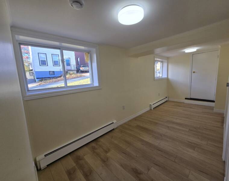 3/335 Portland Street, Dartmouth, Nova Scotia B2Y 1K7 Canada