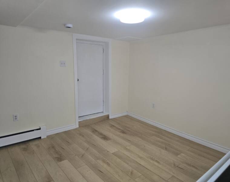 3/335 Portland Street, Dartmouth, Nova Scotia B2Y 1K7 Canada