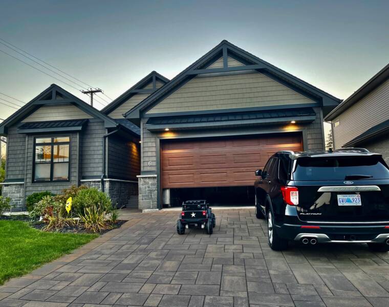 16 Cranfield Court, Bedford, Nova Scotia B4B 0S8 Canada