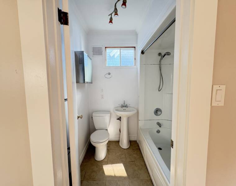 Dartmouth, Nova Scotia B3A 2S1 Canada