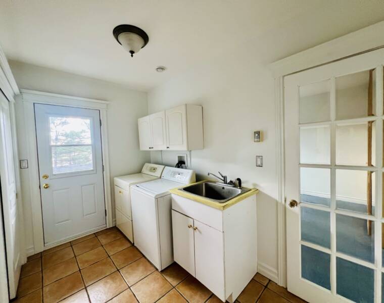 111 Lakeshore Drive, Hammonds Plains, Nova Scotia B4B 1X1 Canada