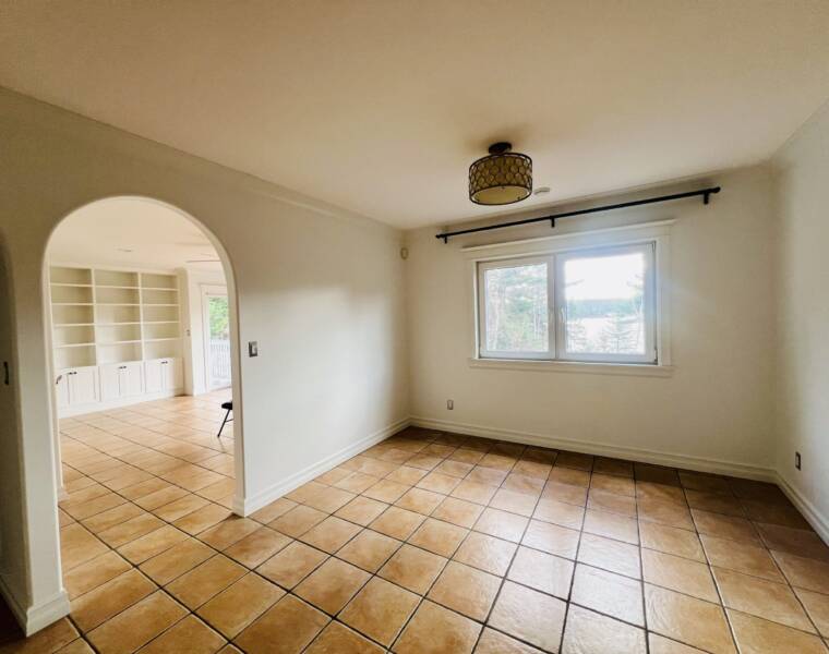 111 Lakeshore Drive, Hammonds Plains, Nova Scotia B4B 1X1 Canada