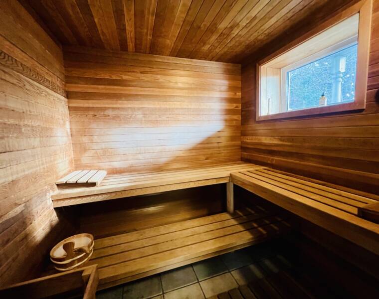 111 Lakeshore Drive, Hammonds Plains, Nova Scotia B4B 1X1 Canada