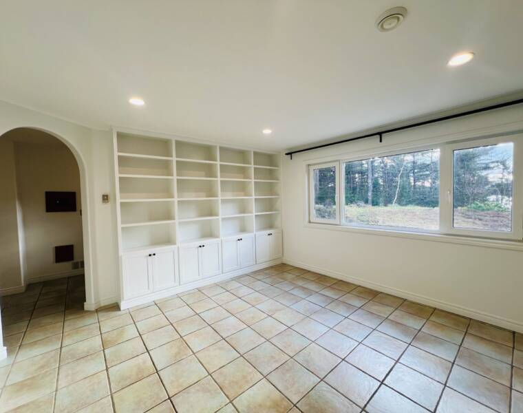 111 Lakeshore Drive, Hammonds Plains, Nova Scotia B4B 1X1 Canada