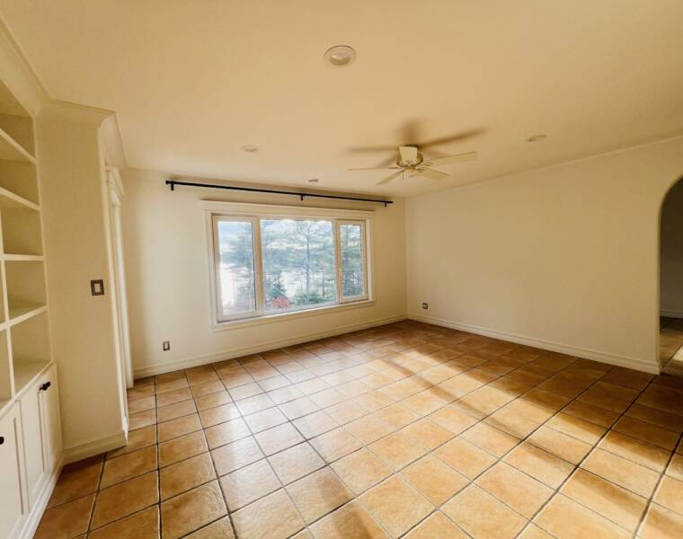 111 Lakeshore Drive, Hammonds Plains, Nova Scotia B4B 1X1 Canada