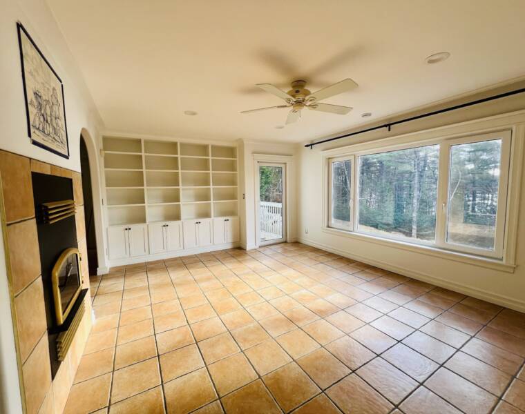 111 Lakeshore Drive, Hammonds Plains, Nova Scotia B4B 1X1 Canada