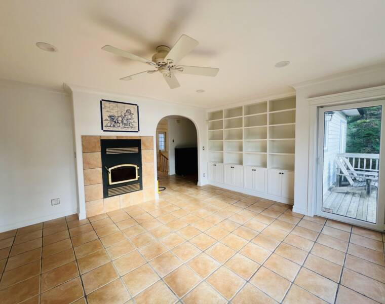 111 Lakeshore Drive, Hammonds Plains, Nova Scotia B4B 1X1 Canada