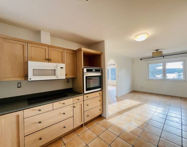 111 Lakeshore Drive, Hammonds Plains, Nova Scotia B4B 1X1 Canada