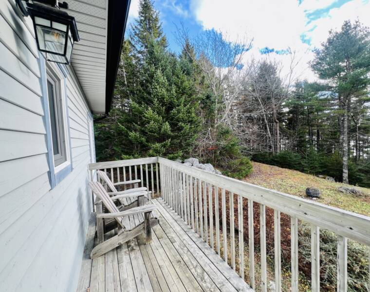 111 Lakeshore Drive, Hammonds Plains, Nova Scotia B4B 1X1 Canada