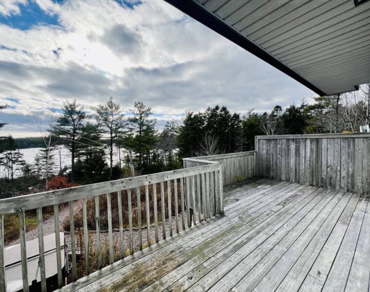 111 Lakeshore Drive, Hammonds Plains, Nova Scotia B4B 1X1 Canada