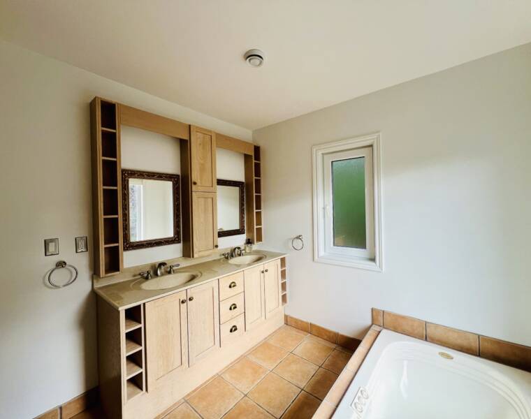 111 Lakeshore Drive, Hammonds Plains, Nova Scotia B4B 1X1 Canada