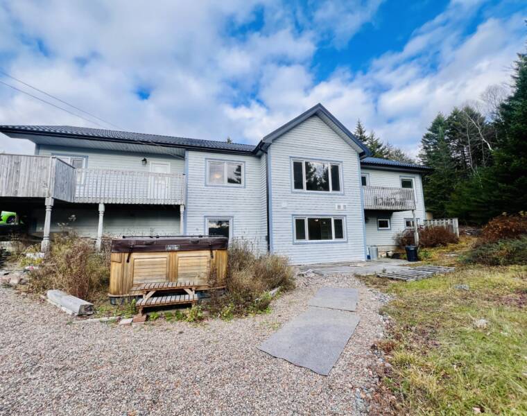 111 Lakeshore Drive, Hammonds Plains, Nova Scotia B4B 1X1 Canada
