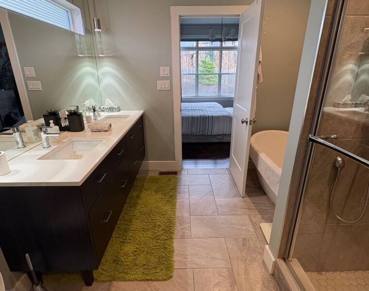 16 Cranfield Court, Bedford, Nova Scotia B4B 0S8 Canada