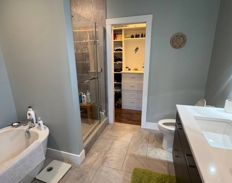 16 Cranfield Court, Bedford, Nova Scotia B4B 0S8 Canada