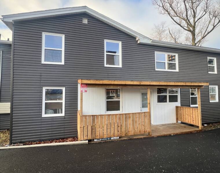 19 Best Street, Dartmouth, Nova Scotia B3A 2W9 Canada